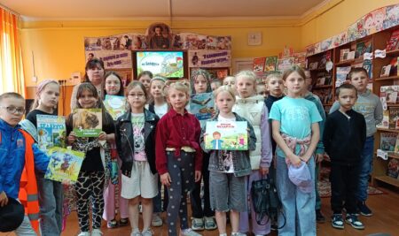 Познавательный час «Нет на свете прекрасней Родины нашей»