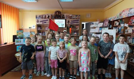 Познавательный час «У светофора нет каникул»